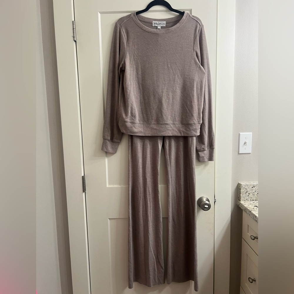 NWT Small White Fox Boutique Tennis Club Set (Taupe)
